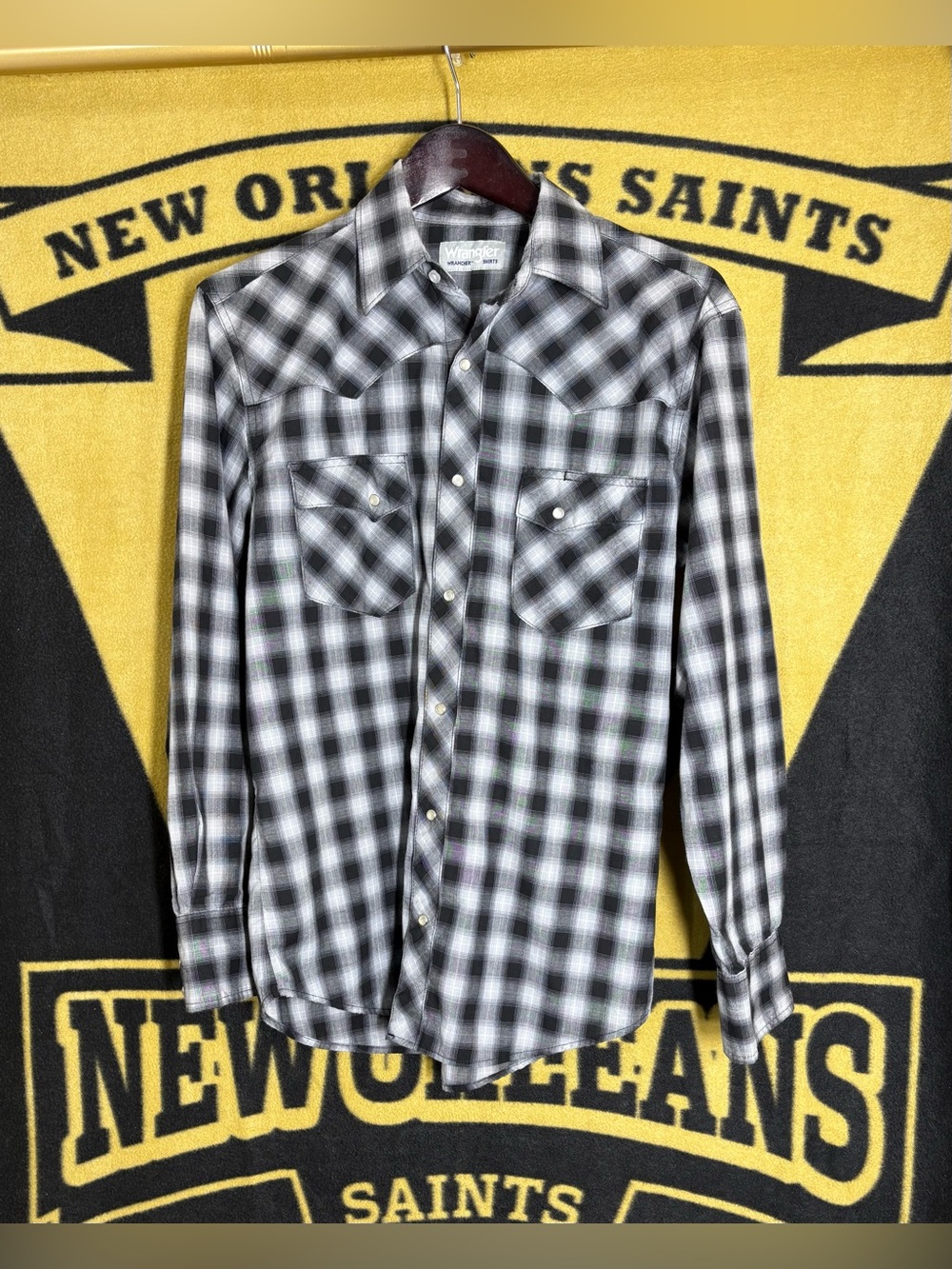 Wrangler•Rancher•Western•Shirt•Mens•Medium•Pearl Snap•Long Sleeve•Plaid•2spots